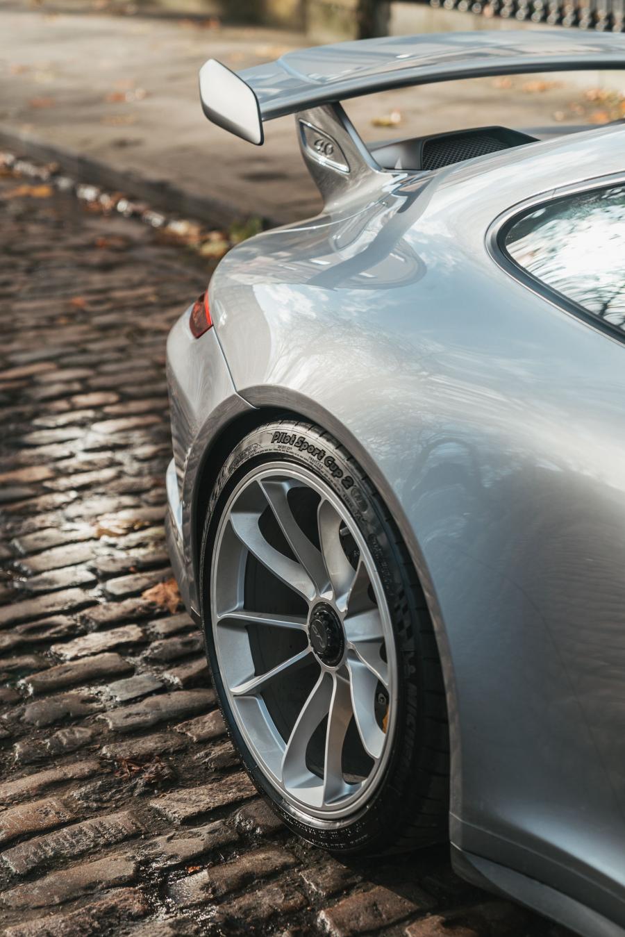 Детали экстерьера Porsche 911 GT3 (991) 2017 года  (UK) (фото 36 из 42)